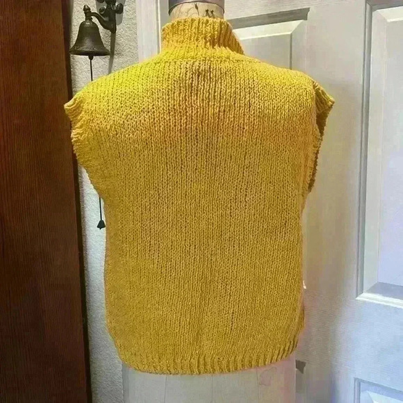 Jeanne Pierre Sweater Vest. Pretty Yellow/Orange. Size S - Picture 3 of 5